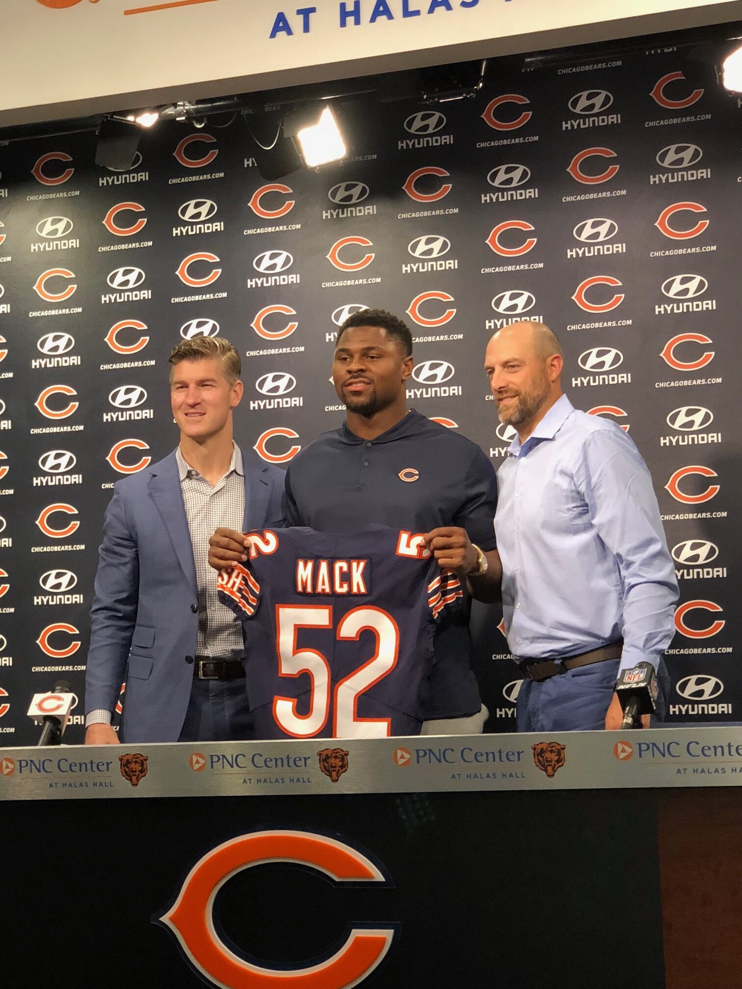 Khalil Mack trade to benefit cap-comfortable Bears