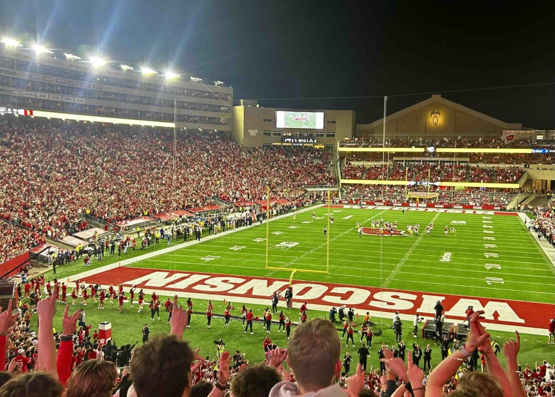 Wisconsin Football’s return draws a near-capacity crowd