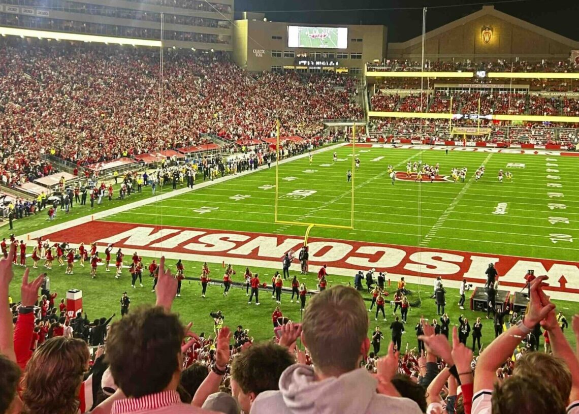Wisconsin Football’s return draws a near-capacity crowd